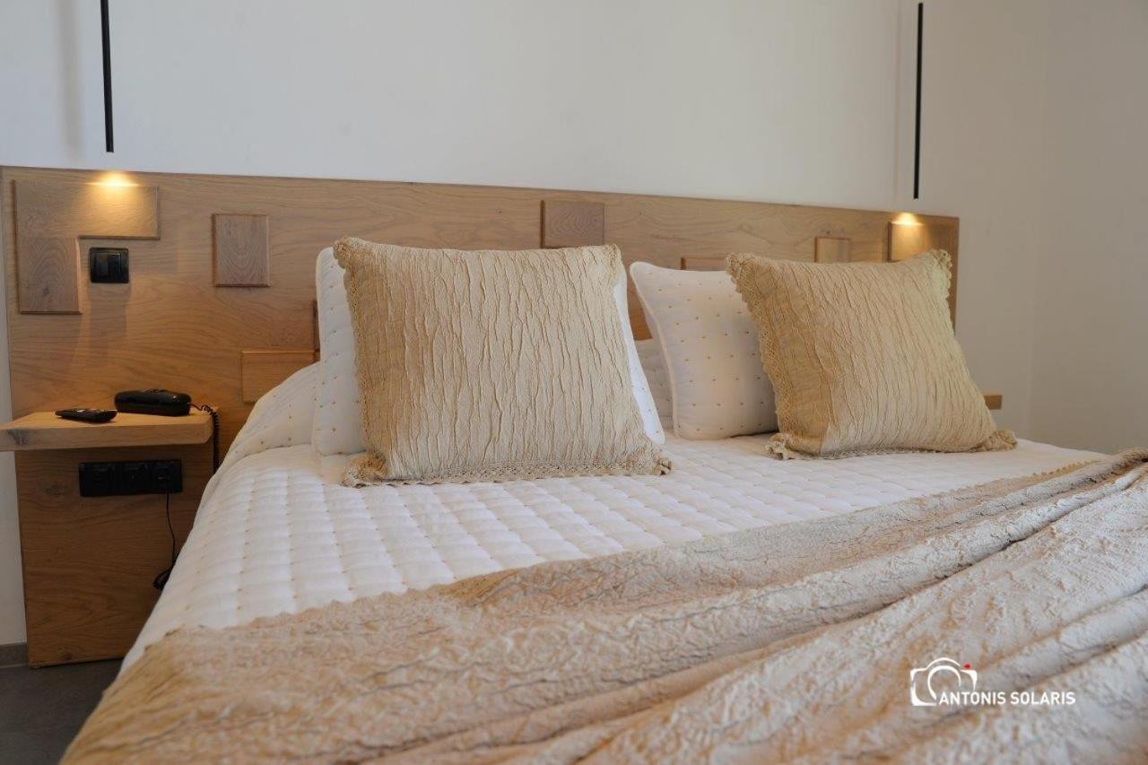 Nisaki Hotel & Elite Suites Ермополи Екстериор снимка