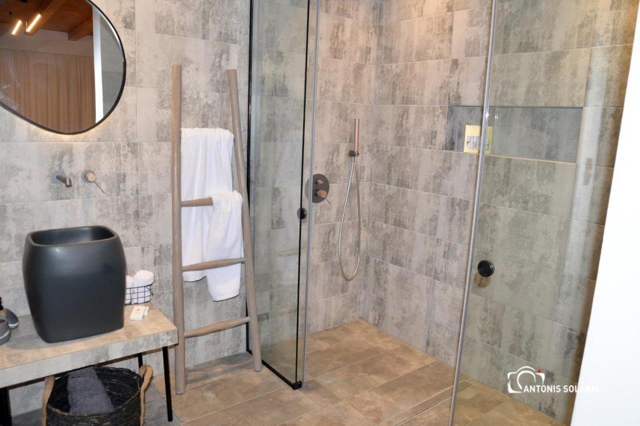 Nisaki Hotel & Elite Suites Ермополи Екстериор снимка