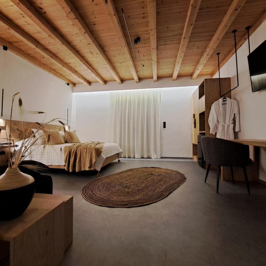 Nisaki Hotel & Elite Suites Ермополи Екстериор снимка