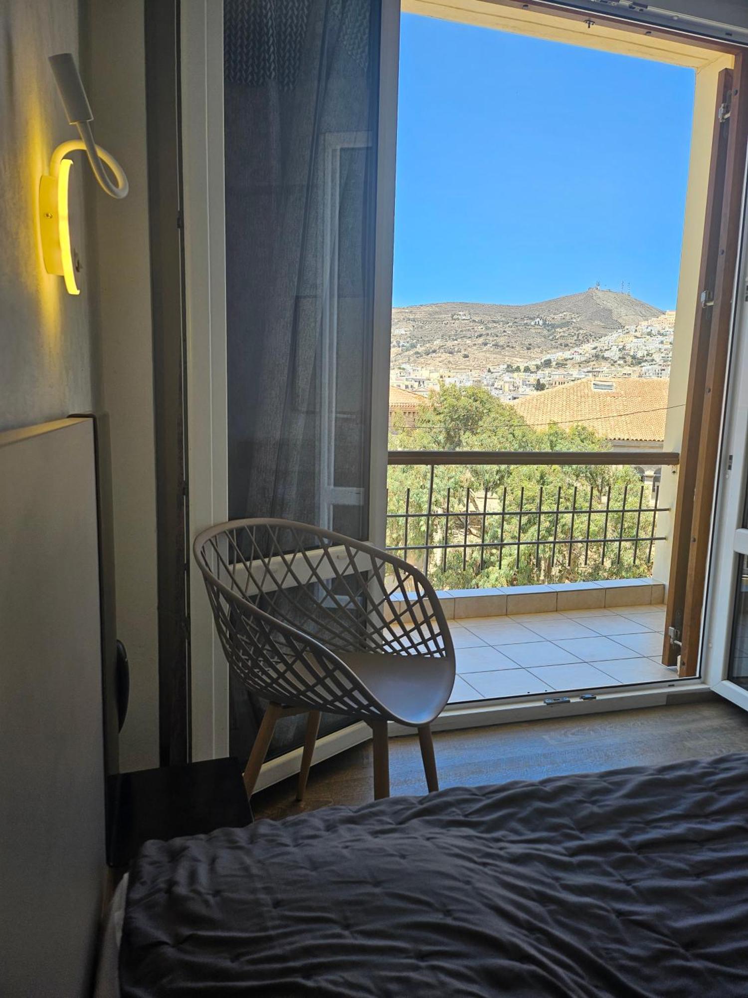 Nisaki Hotel & Elite Suites Ермополи Екстериор снимка