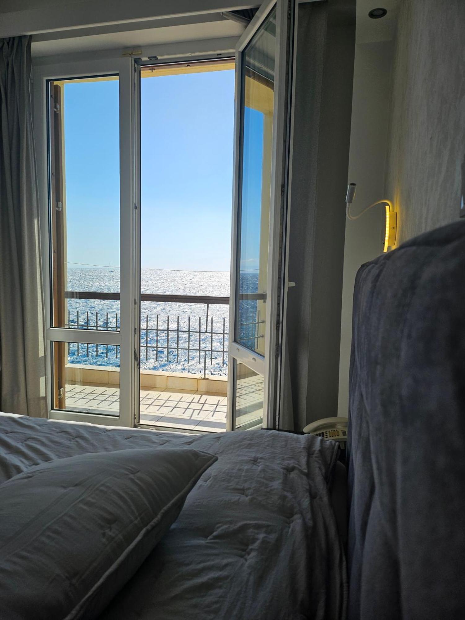 Nisaki Hotel & Elite Suites Ермополи Екстериор снимка