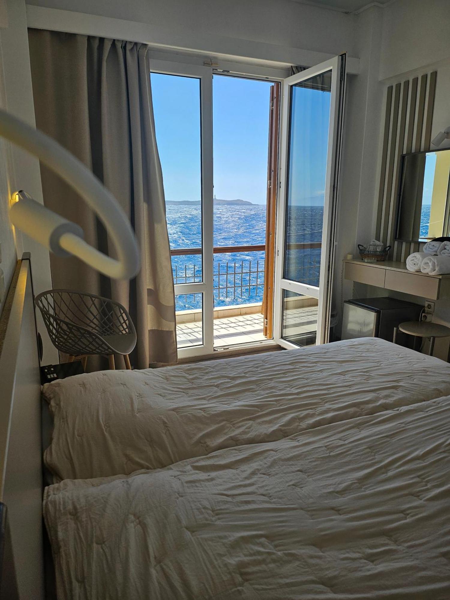 Nisaki Hotel & Elite Suites Ермополи Екстериор снимка